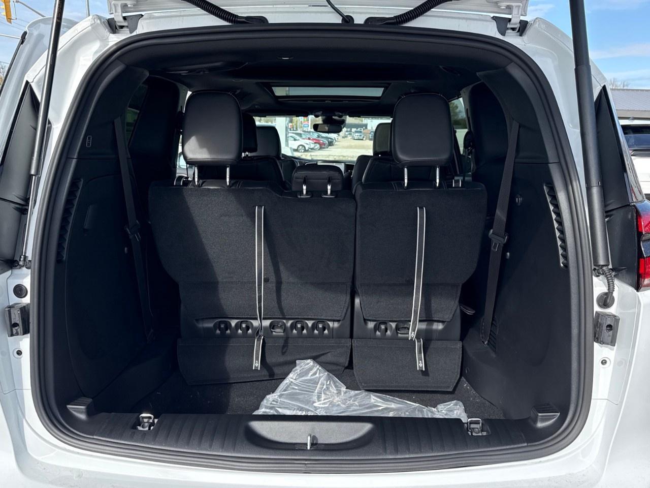2026 Chrysler Pacifica Select AWD Photo