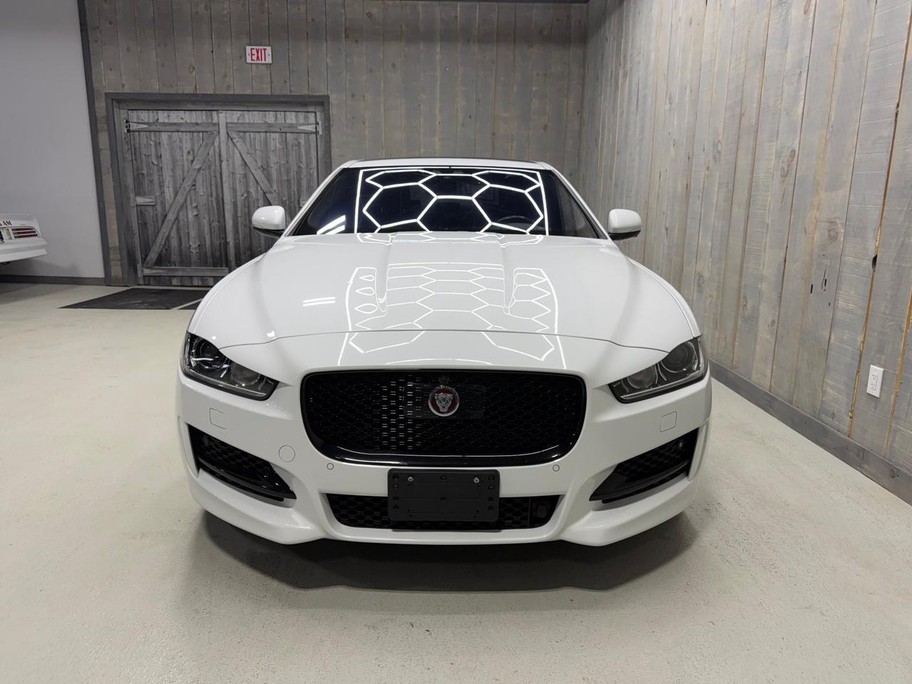 2017 Jaguar XE R-SPORT 3.5T  SUPERCHARGED AWD LOW KMS Photo
