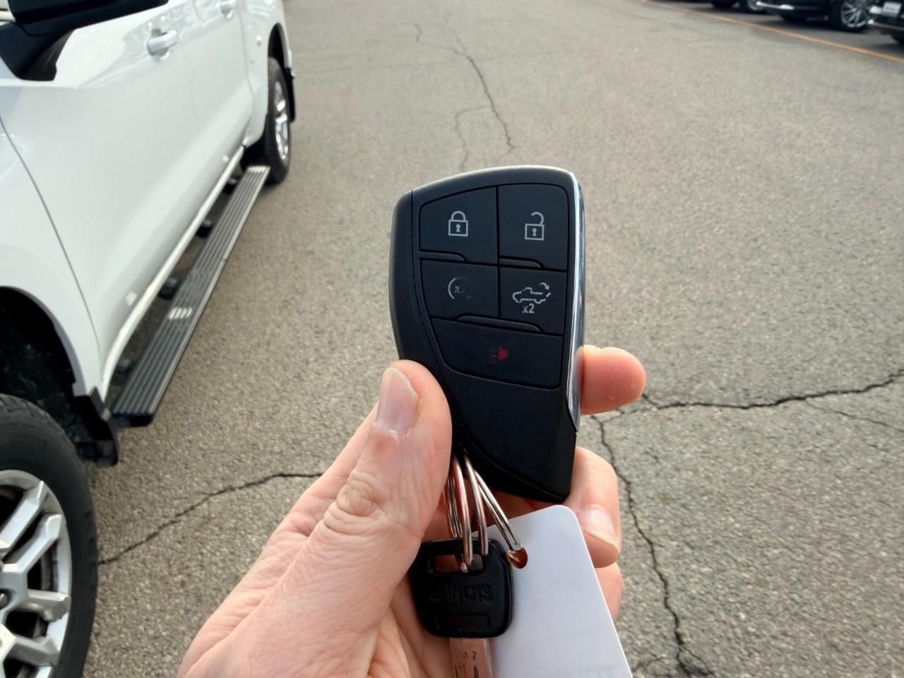 2022 Chevrolet Silverado 1500 Crew Cab Short Box 4-Wheel Drive RST Photo