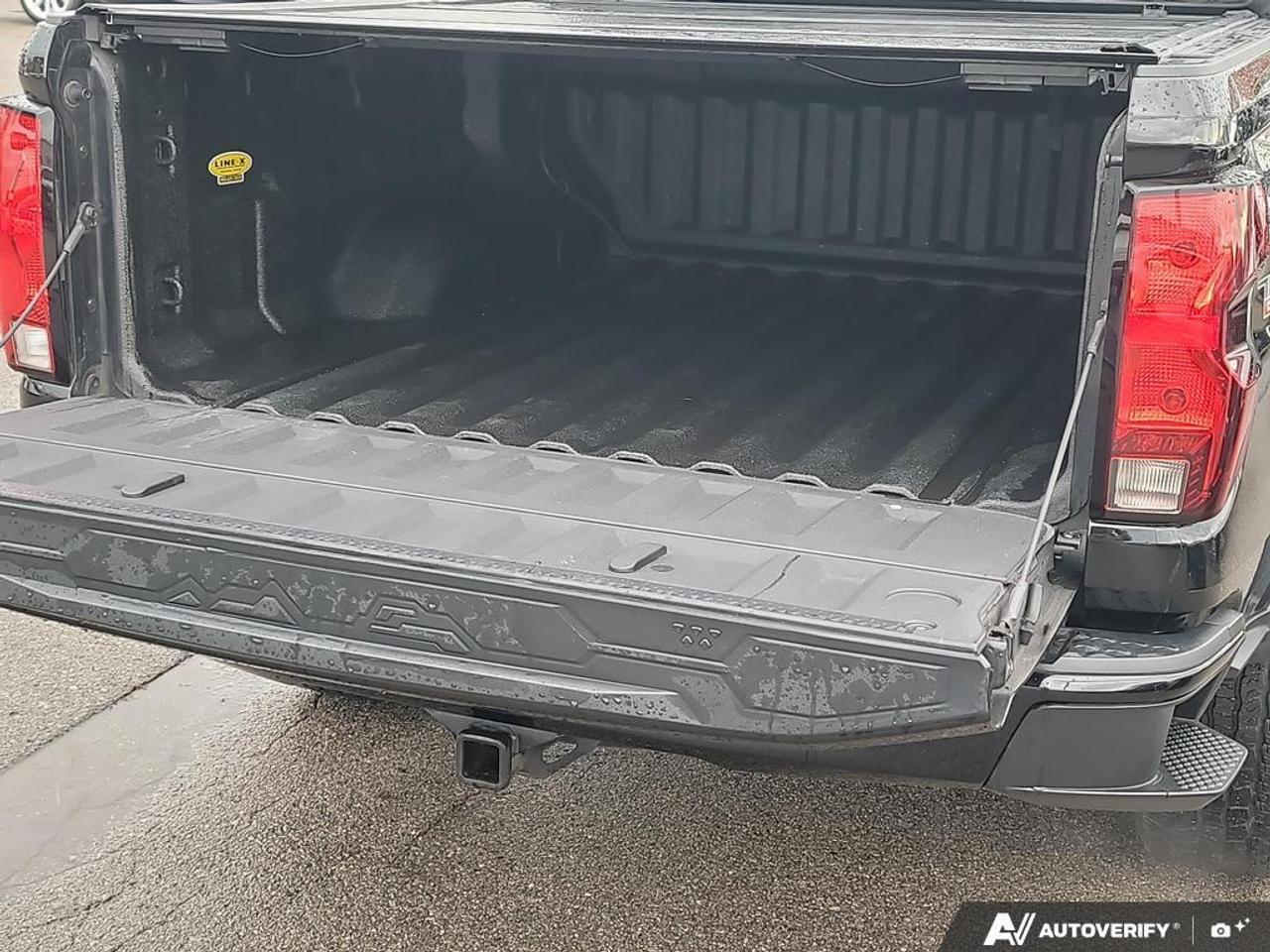 2023 Chevrolet Colorado Trail Boss   TONNEAU COVER   SIDE STEPS   ONE OWNE Photo