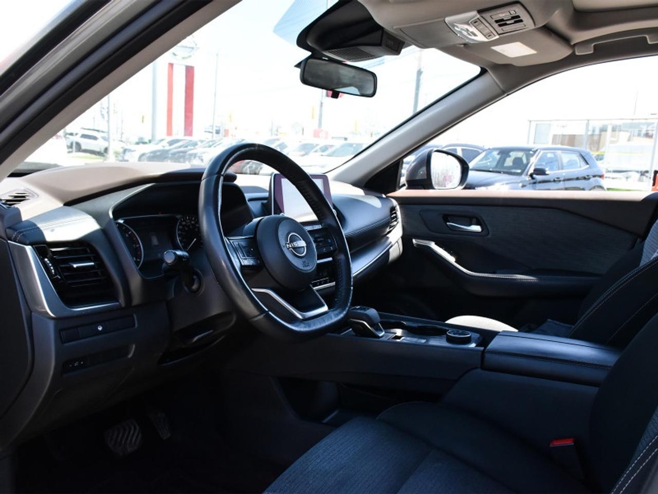 2022 Nissan Rogue SV   Roof   Adaptive Cruise   Remote Start   Heate Photo