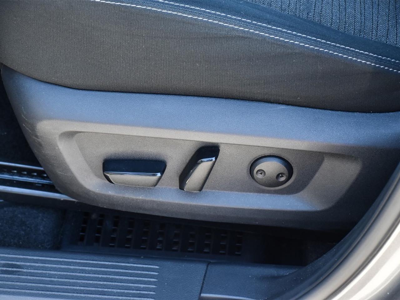 2022 Nissan Rogue SV   Roof   Adaptive Cruise   Remote Start   Heate Photo