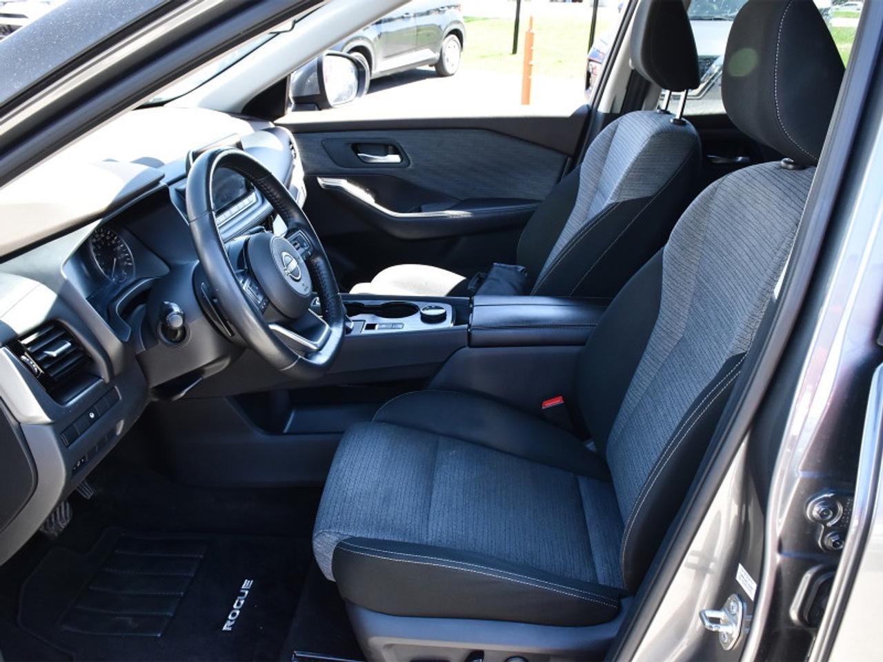 2022 Nissan Rogue SV   Roof   Adaptive Cruise   Remote Start   Heate Photo