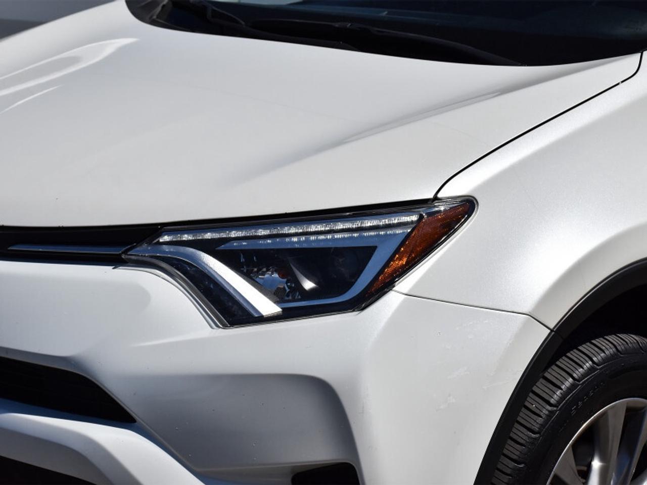 2018 Toyota RAV4 AWD Hybrid Limited   Leather   Roof   Navi   Rear Photo