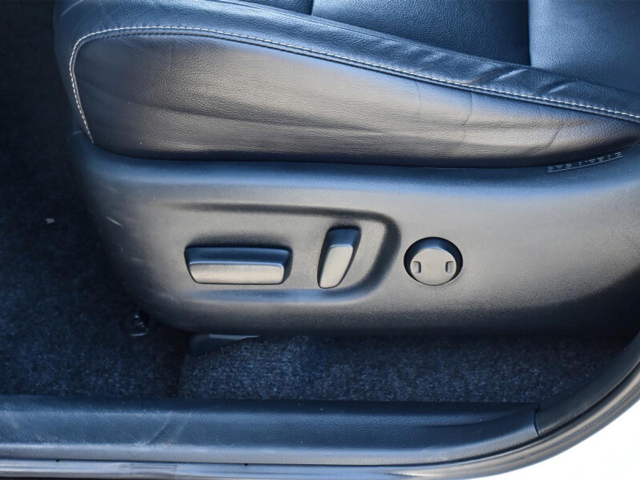2018 Toyota RAV4 AWD Hybrid Limited   Leather   Roof   Navi   Rear Photo