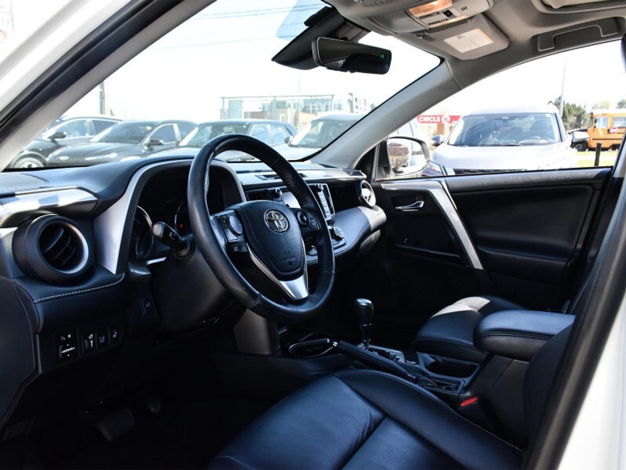 2018 Toyota RAV4 AWD Hybrid Limited   Leather   Roof   Navi   Rear Photo