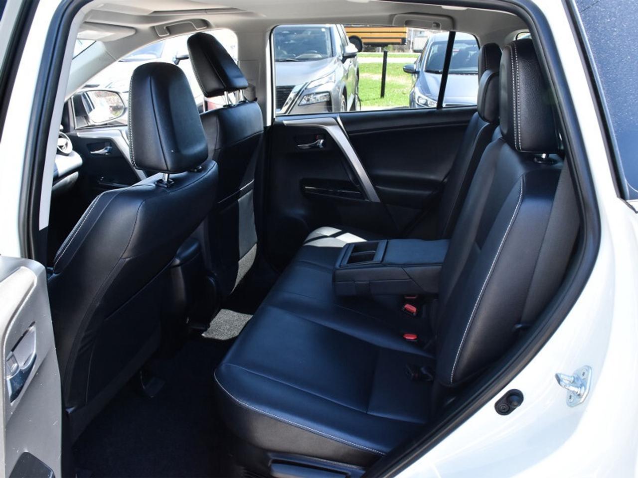 2018 Toyota RAV4 AWD Hybrid Limited   Leather   Roof   Navi   Rear Photo