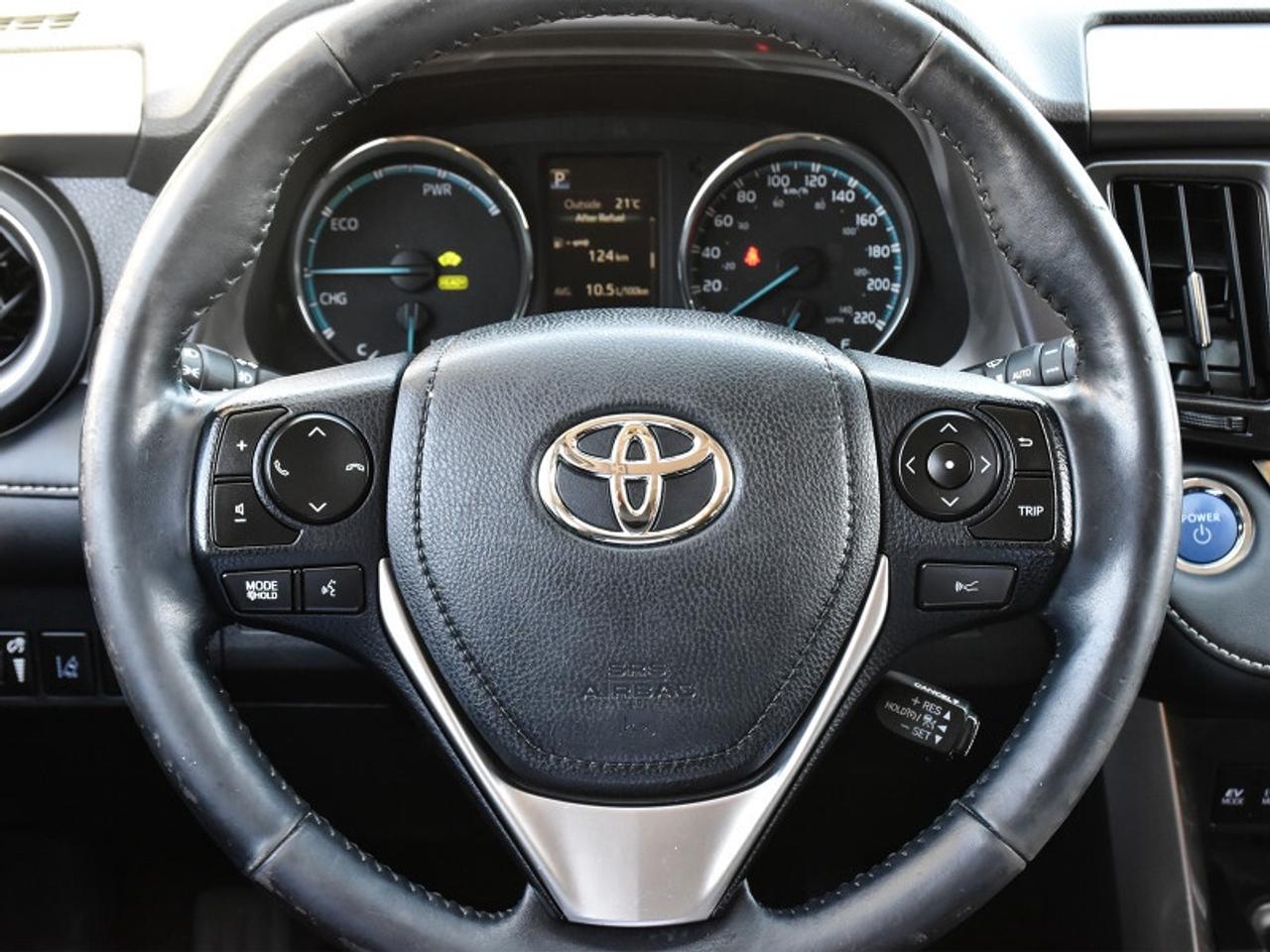 2018 Toyota RAV4 AWD Hybrid Limited   Leather   Roof   Navi   Rear Photo