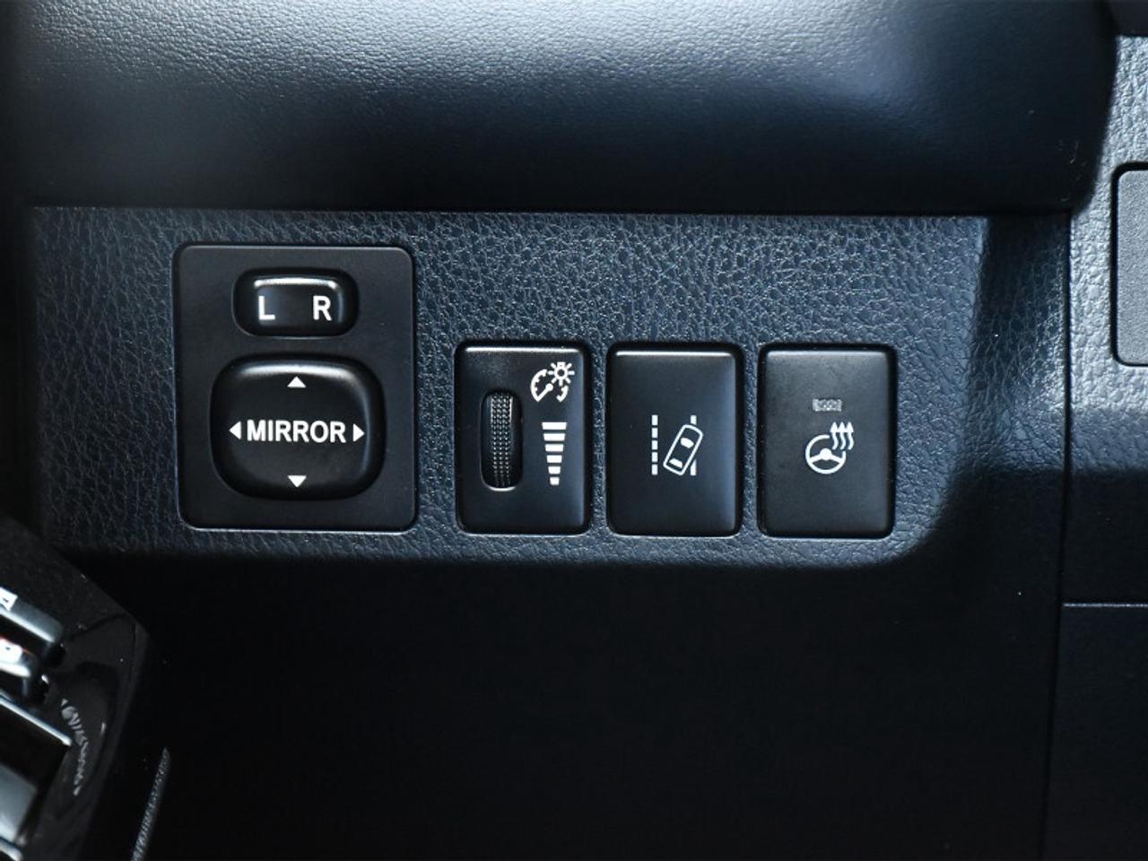 2018 Toyota RAV4 AWD Hybrid Limited   Leather   Roof   Navi   Rear Photo