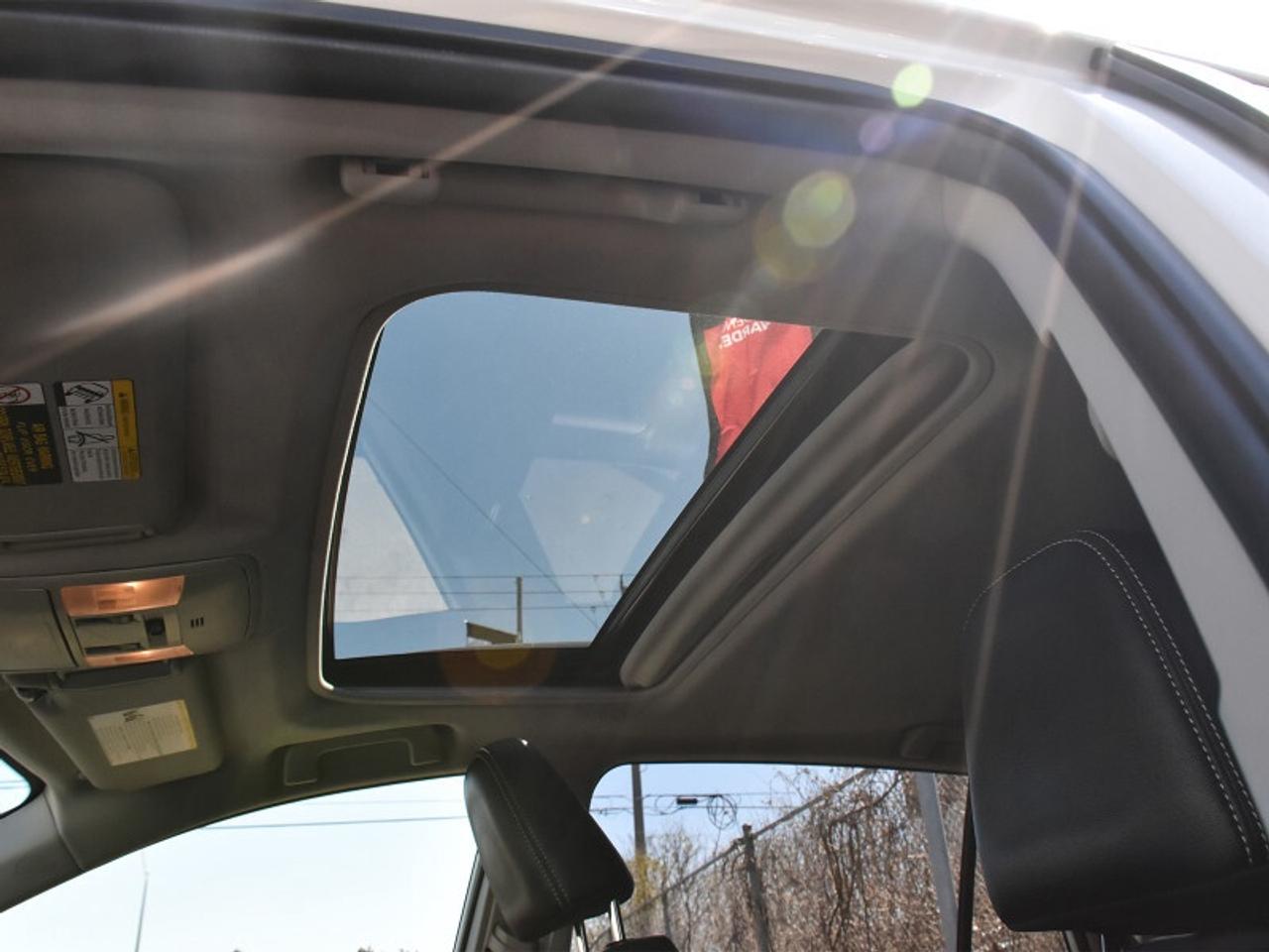2018 Toyota RAV4 AWD Hybrid Limited   Leather   Roof   Navi   Rear Photo
