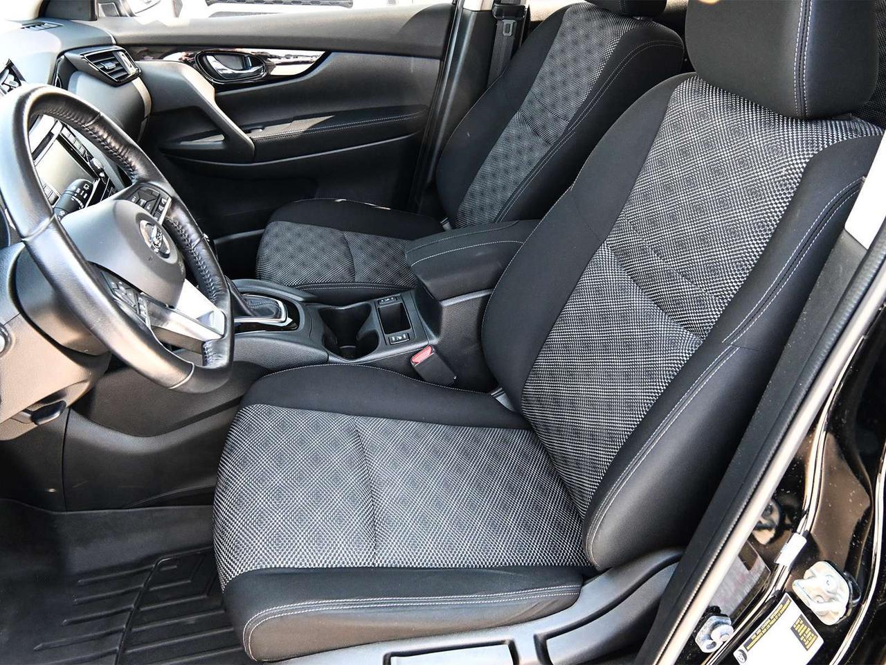 2019 Nissan Qashqai SV ~Heated Seats + Wheel ~Sunroof ~Blind Spot ~Cam Photo
