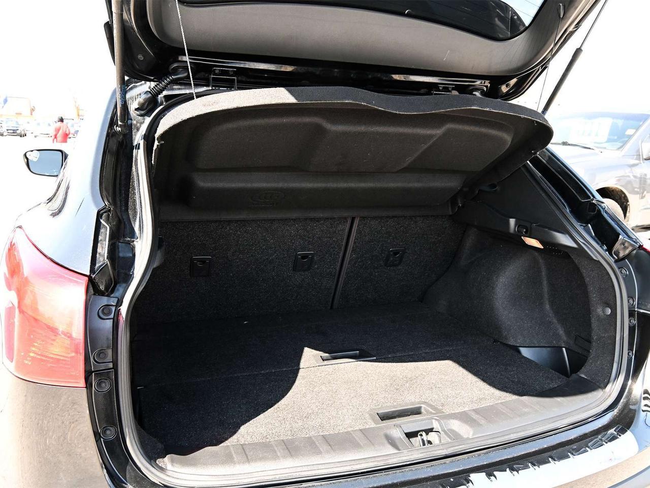 2019 Nissan Qashqai SV ~Heated Seats + Wheel ~Sunroof ~Blind Spot ~Cam Photo