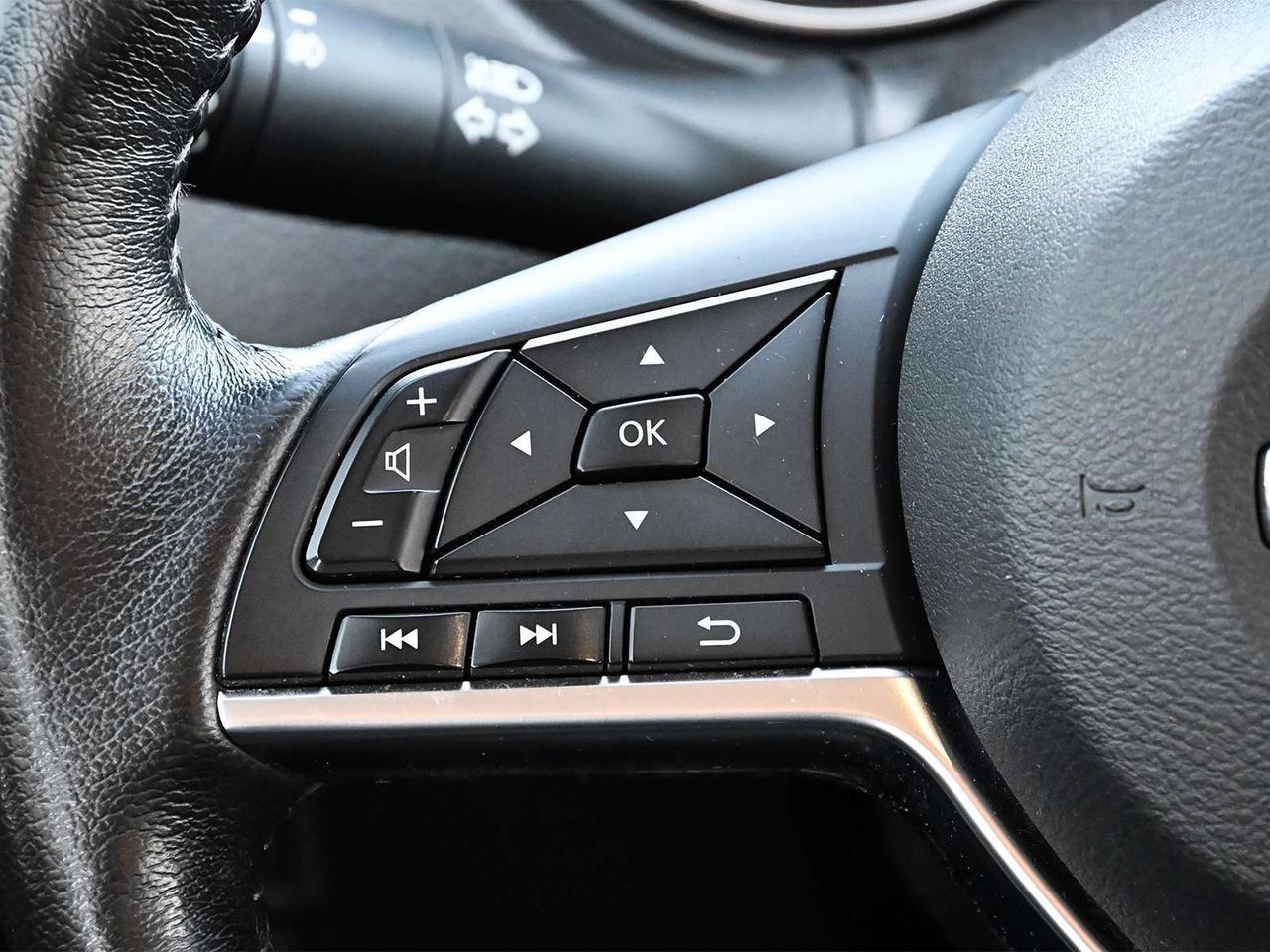 2019 Nissan Qashqai SV ~Heated Seats + Wheel ~Sunroof ~Blind Spot ~Cam Photo