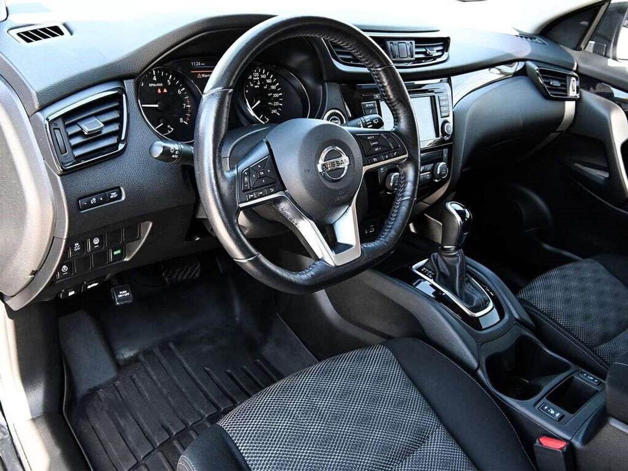 2019 Nissan Qashqai SV ~Heated Seats + Wheel ~Sunroof ~Blind Spot ~Cam Photo