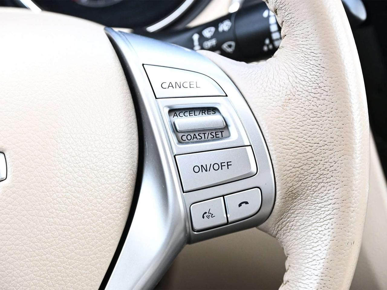 2014 Nissan Rogue SL AWD ~Nav ~Heated Leather ~Moonroof ~Camera Photo