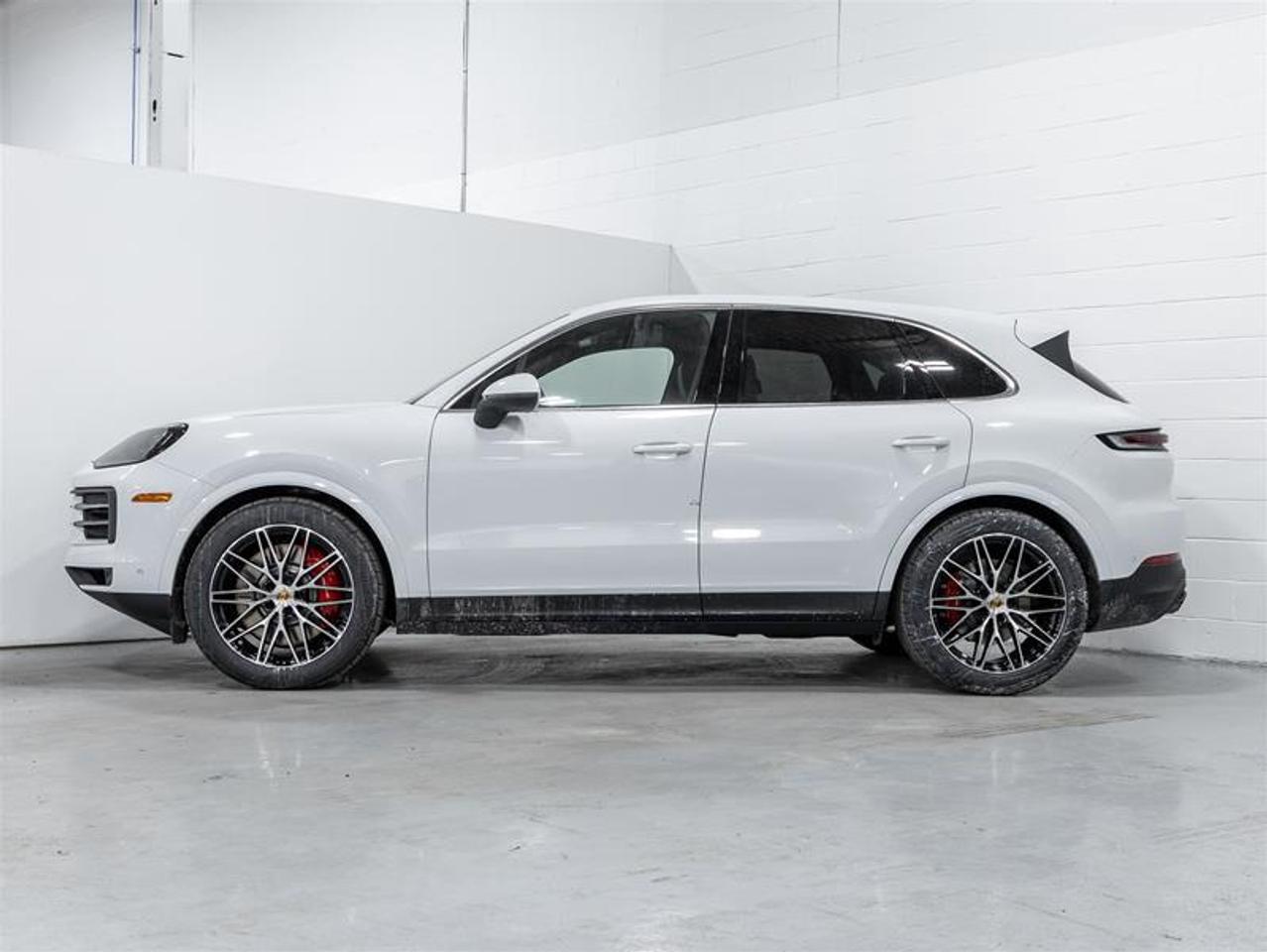 2025 Porsche Cayenne  Photo