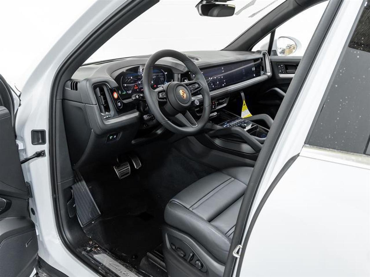 2025 Porsche Cayenne  Photo
