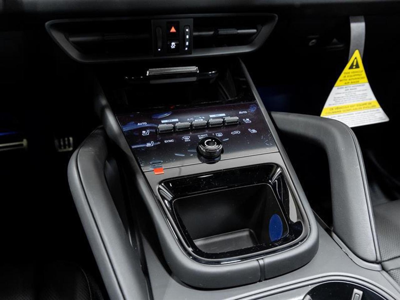 2025 Porsche Cayenne  Photo