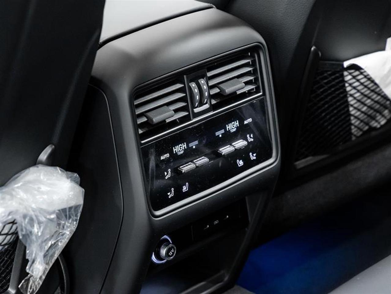 2025 Porsche Cayenne  Photo