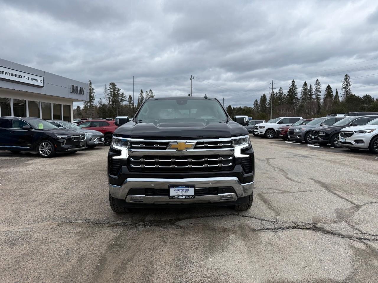2024 Chevrolet Silverado 1500 LTZ   ALL WEATHER MATS. RUNNING BOARDS. TONNEAU CO Photo