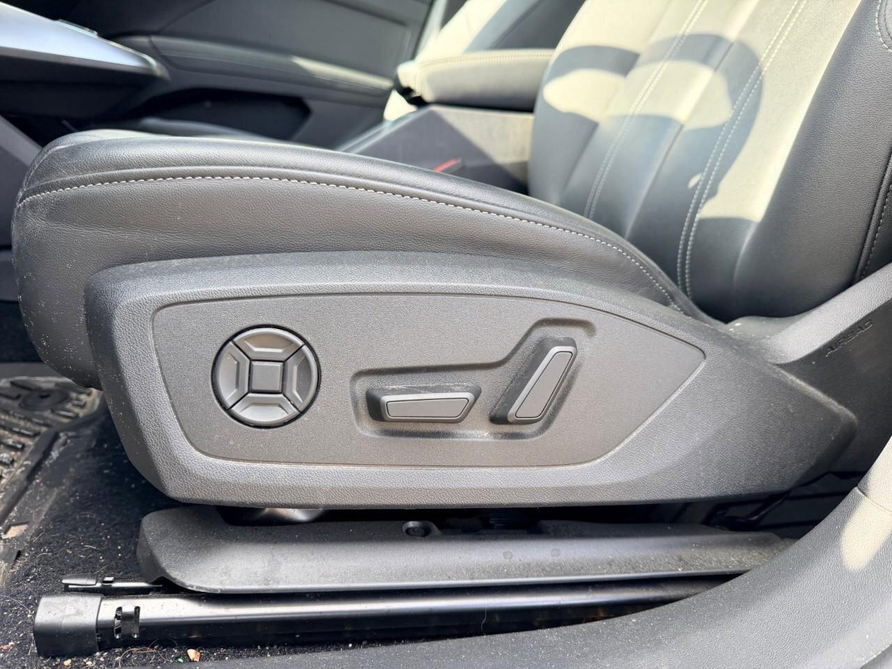2024 Audi Q4 e-tron 50EV, E-TRON, ALLOYS, AWD, NAV, LEATHER, 1-OWNER, Photo