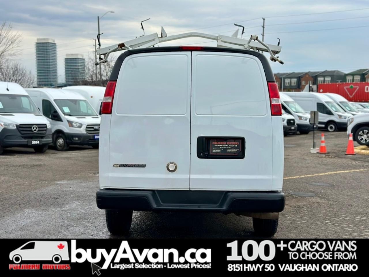 2018 Chevrolet Express 2500 Express 2500 + Divider Shelves Racks Photo