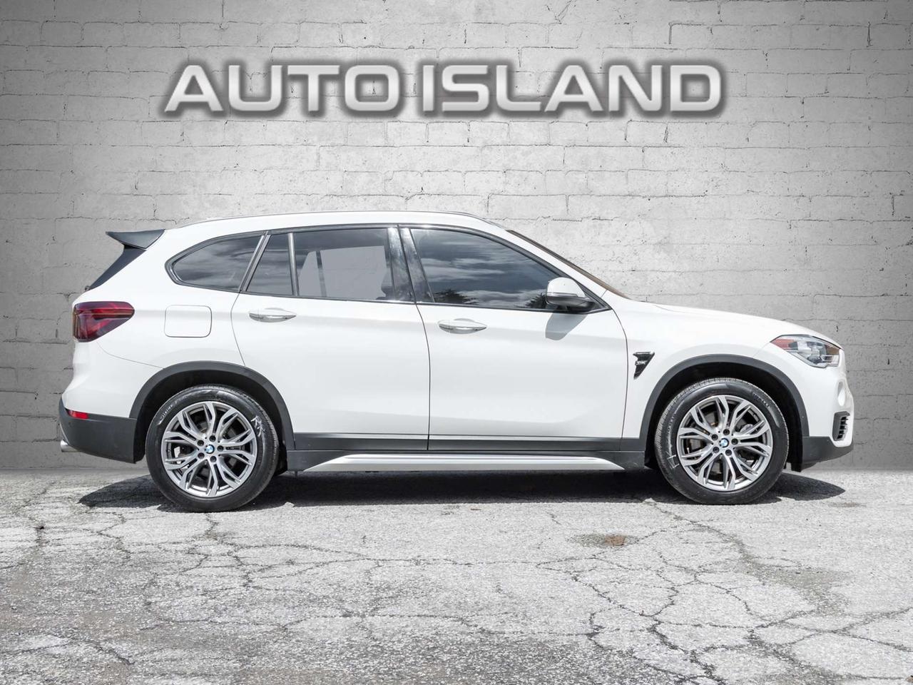 2018 BMW X1 XDrive28i -Sport Line-Pano Roof-Power Tailgate- Photo2