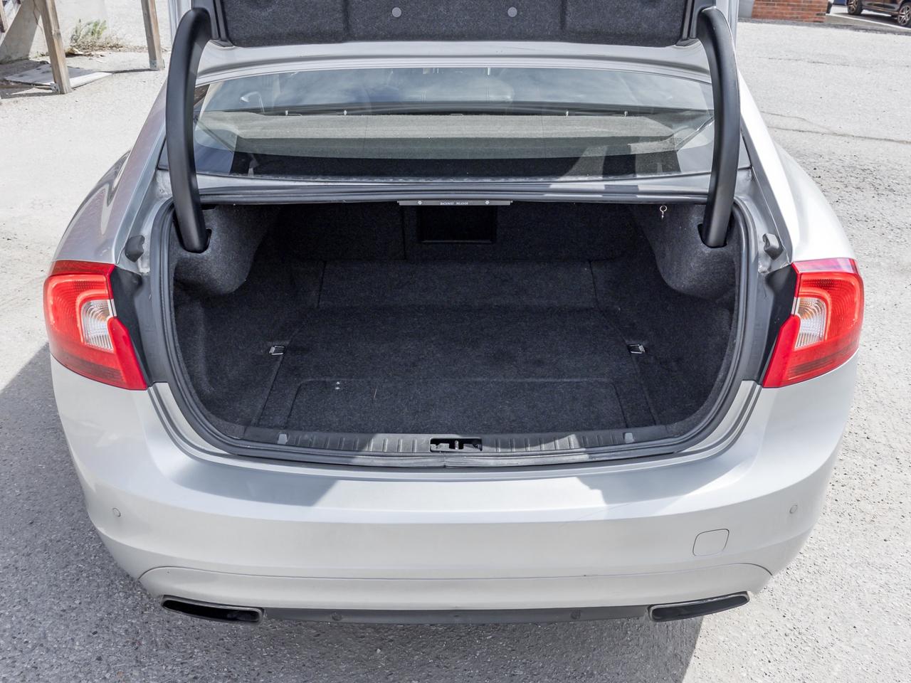 2015 Volvo S60 2015.5 T5 Premier Plus AWD, Leather, Sunroof, Came Photo