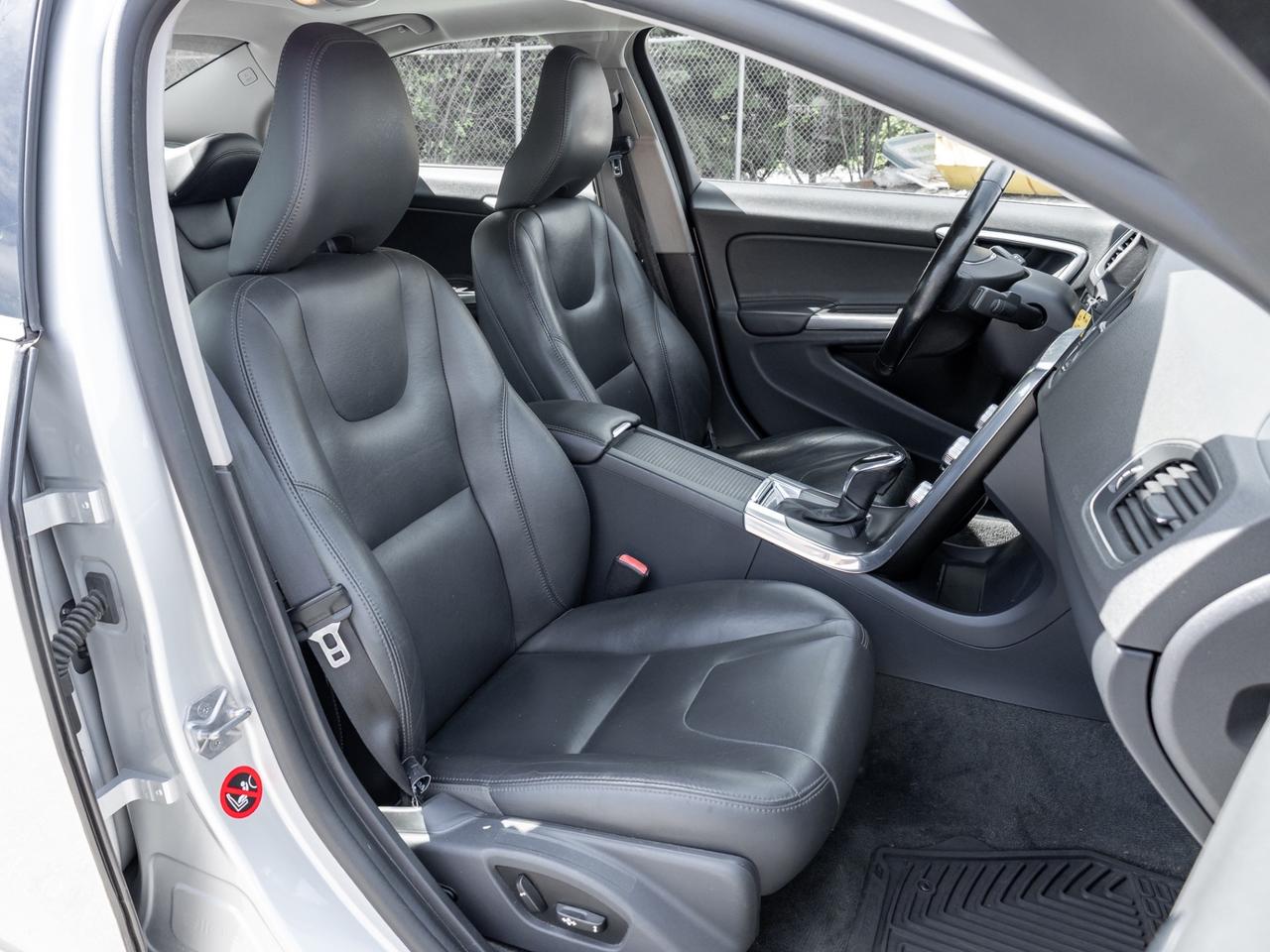 2015 Volvo S60 2015.5 T5 Premier Plus AWD, Leather, Sunroof, Came Photo