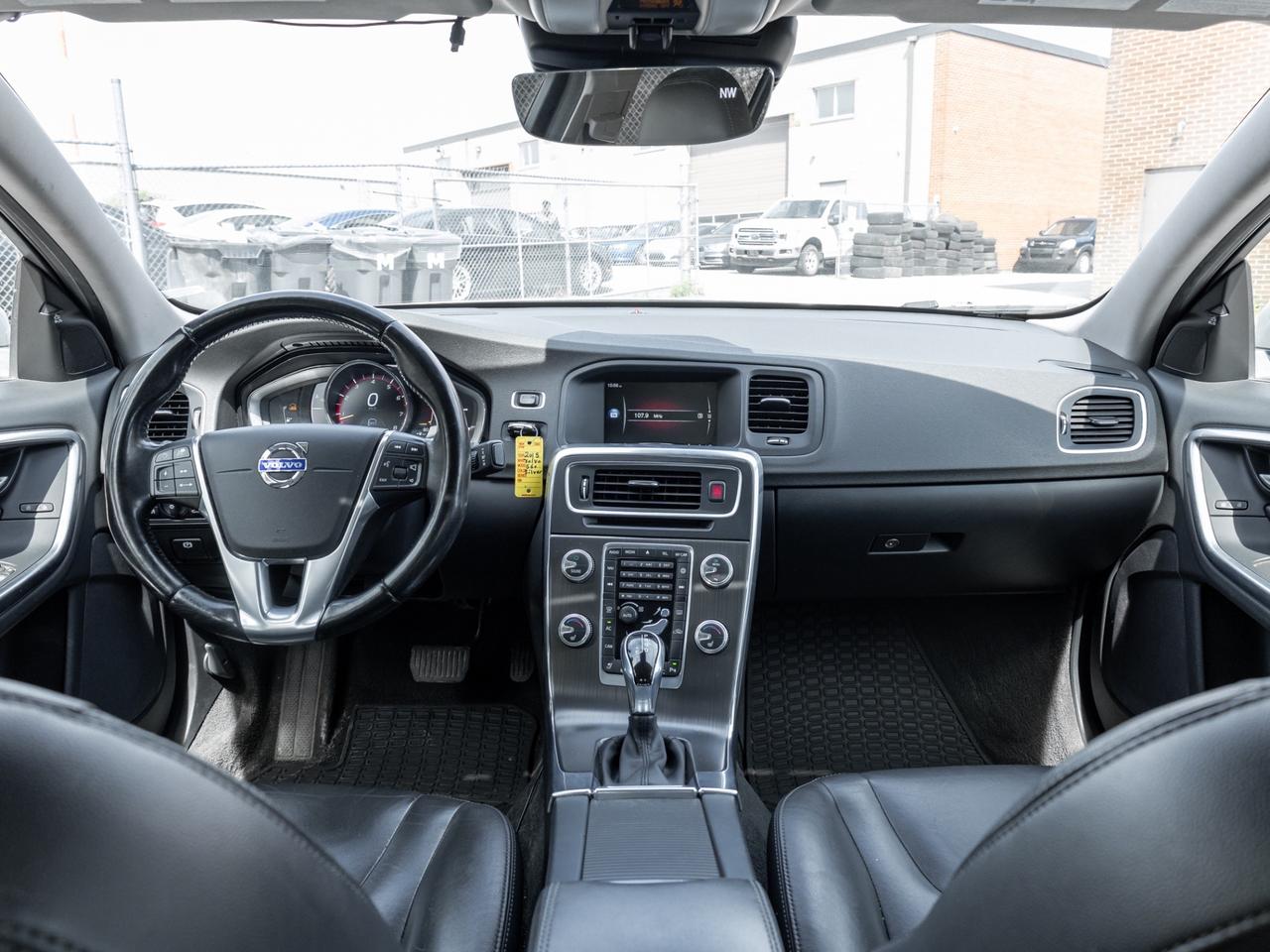 2015 Volvo S60 2015.5 T5 Premier Plus AWD, Leather, Sunroof, Came Photo