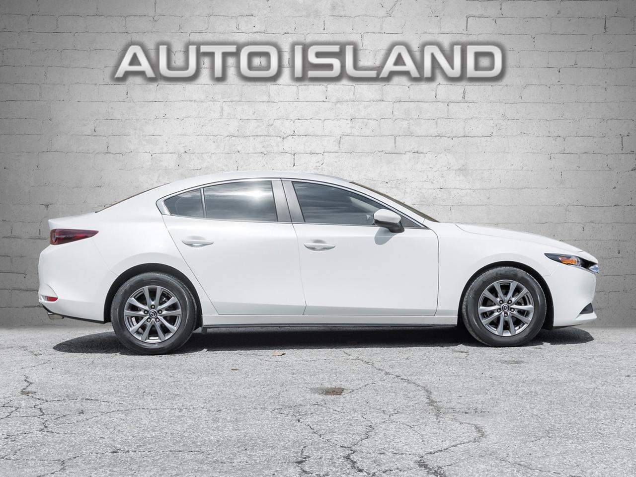 2019 Mazda MAZDA3 GS, Leather, Sunroof, Camera Photo