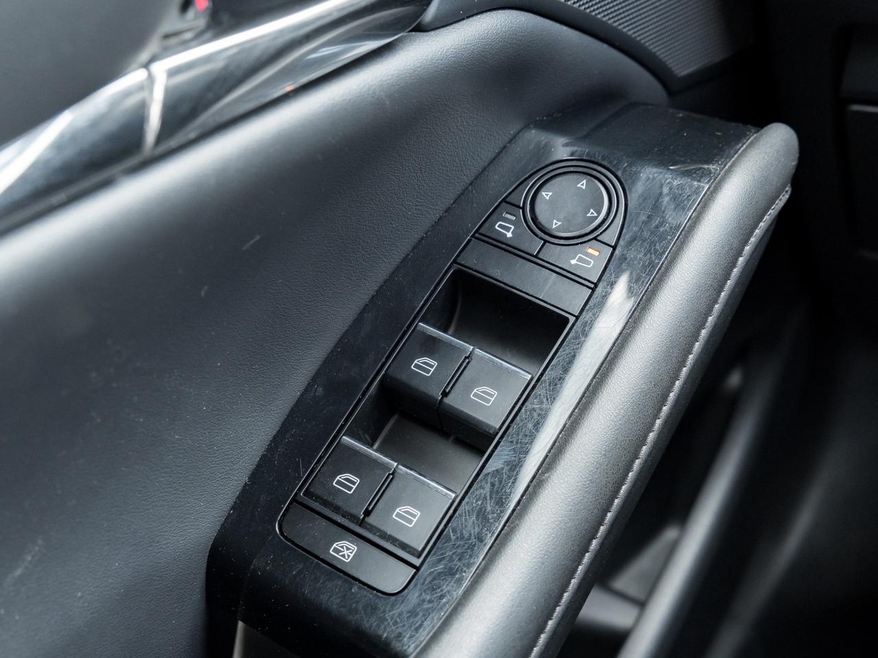 2019 Mazda MAZDA3 GS, Leather, Sunroof, Camera Photo