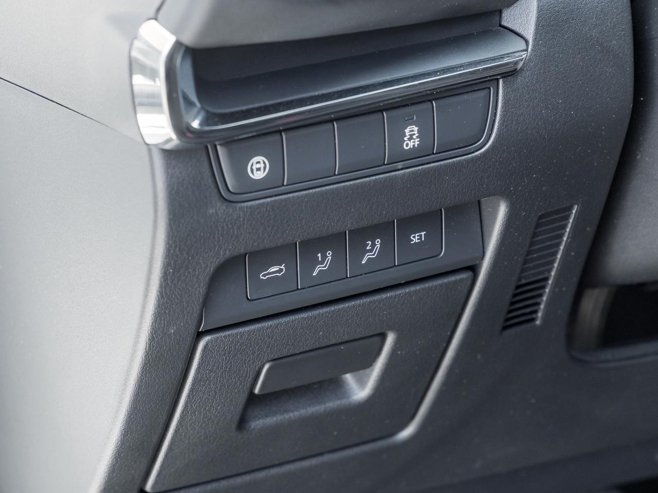 2019 Mazda MAZDA3 GS, Leather, Sunroof, Camera Photo
