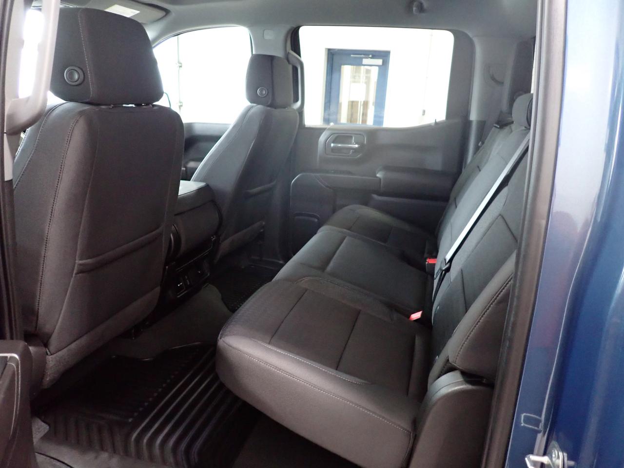 2024 Chevrolet Silverado 1500 Custom Trail Boss 4WD Photo