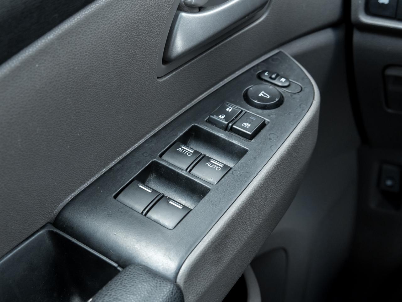 2013 Honda Odyssey Touring w/RES & Navi Photo