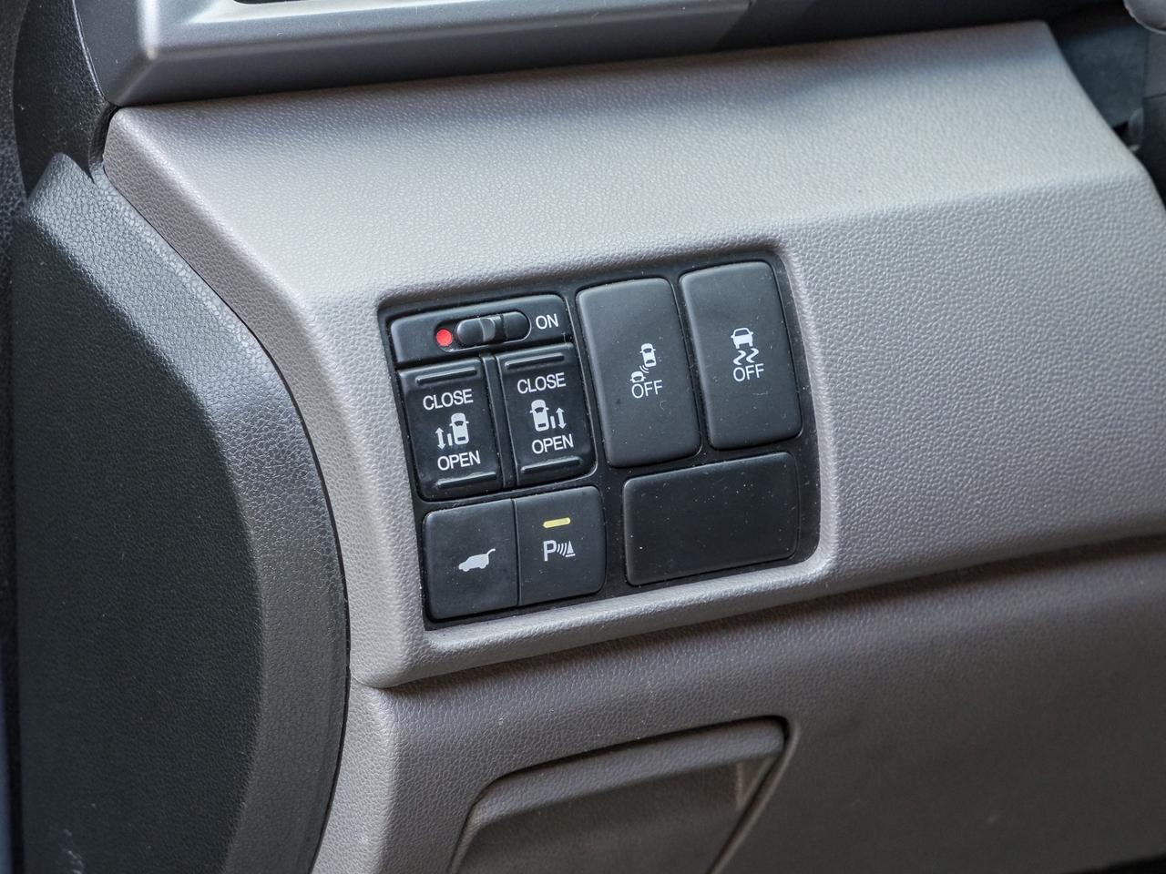 2013 Honda Odyssey Touring w/RES & Navi Photo