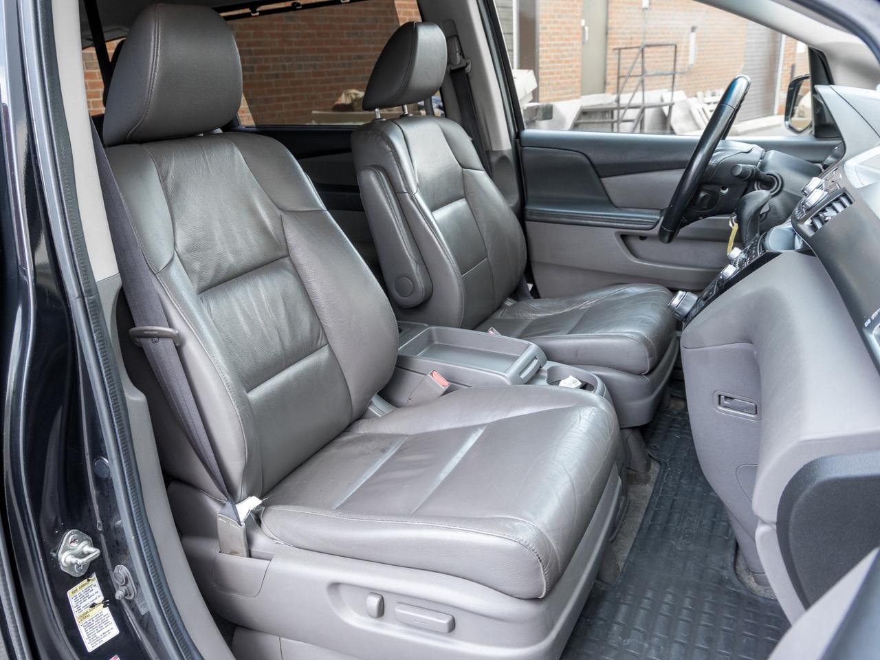2013 Honda Odyssey Touring w/RES & Navi Photo