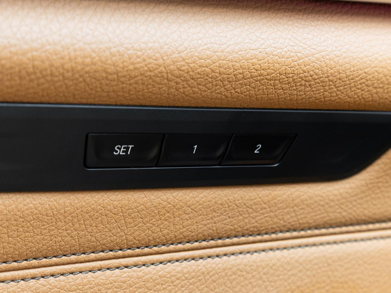 2017 BMW 5 Series 530i xDrive, Nav, Camera Photo