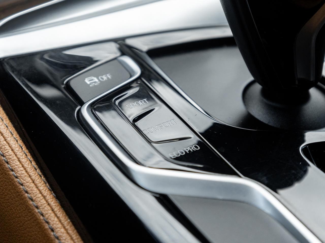 2017 BMW 5 Series 530i xDrive, Nav, Camera Photo