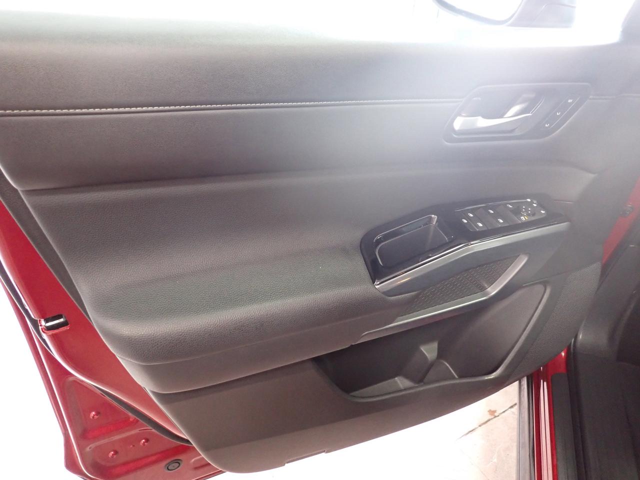 2024 Nissan Pathfinder SL 4WD LEATHER NAVI SUNROOF 8PASS Photo