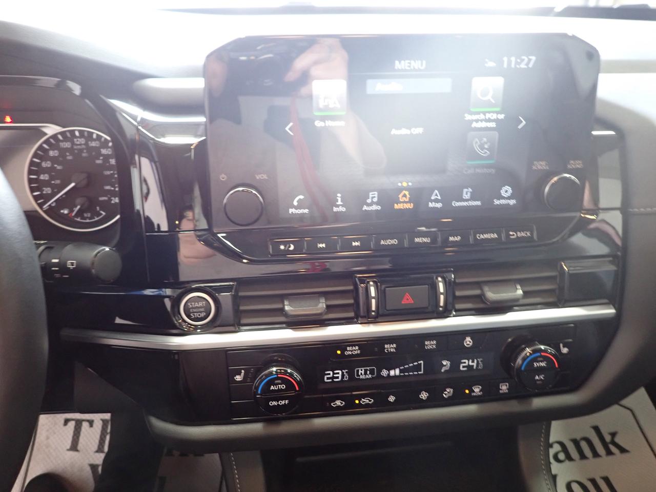 2024 Nissan Pathfinder SL 4WD LEATHER NAVI SUNROOF 8PASS Photo