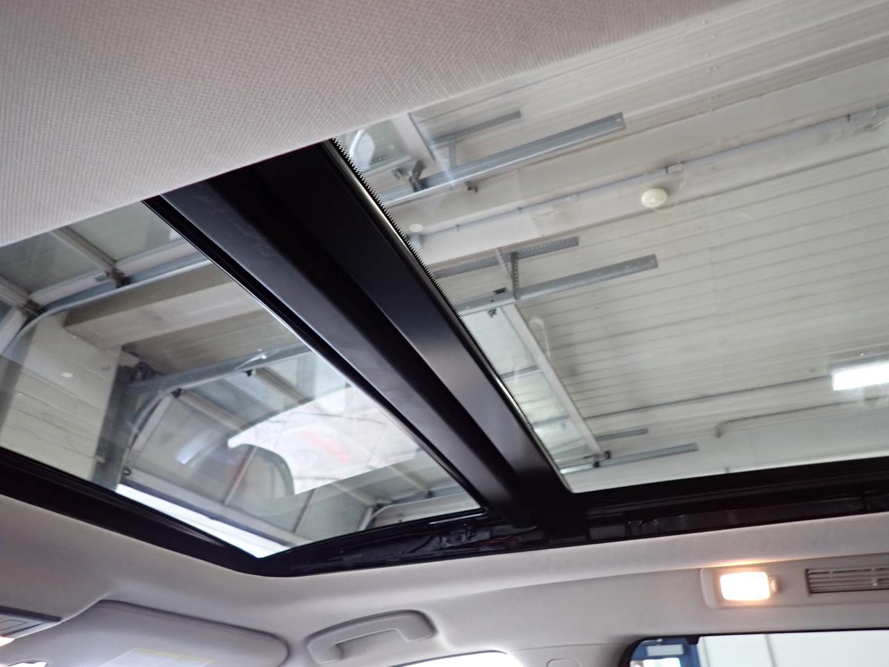 2024 Nissan Pathfinder SL 4WD LEATHER NAVI SUNROOF 8PASS Photo