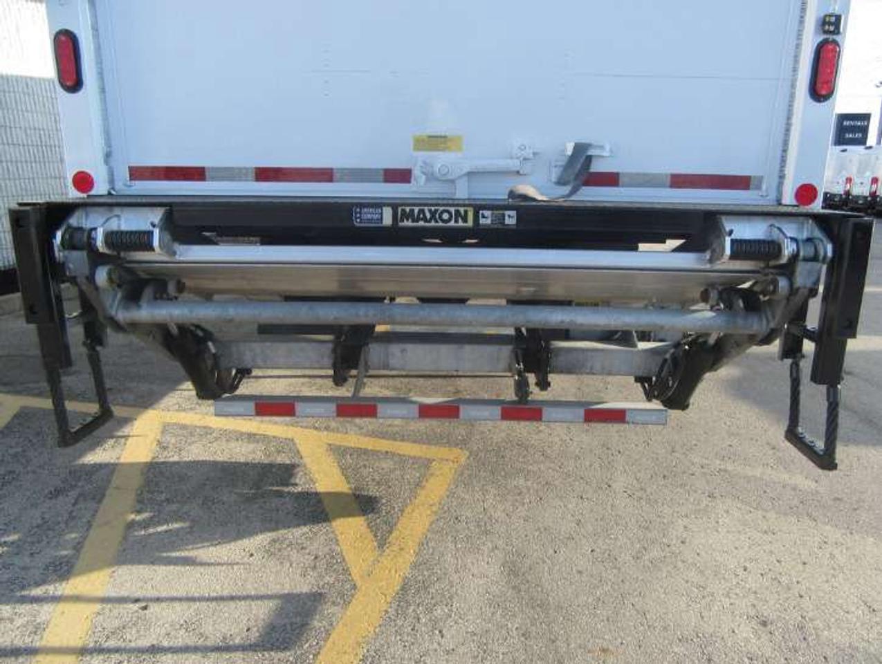 2022 Ford Super Duty F-750 Tractor DIESEL 26 FT ALUMINUM BOX & LARGE POWER LIFTGATE Photo