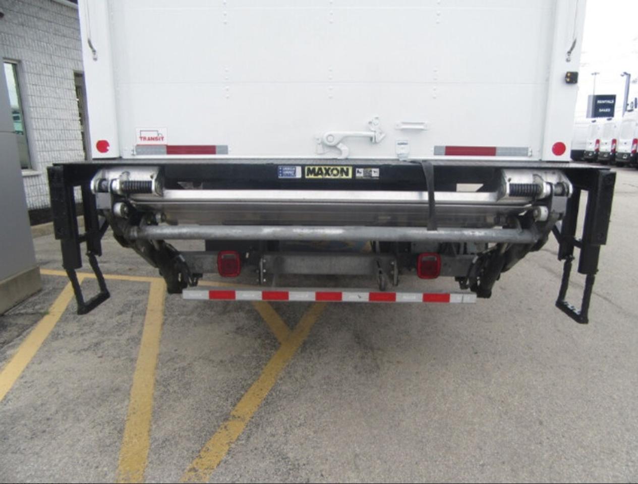 2023 Hino L7 CUMMINS 26FT BOX LARGE POWER LIFT/ROLLOUT RAMP Photo3