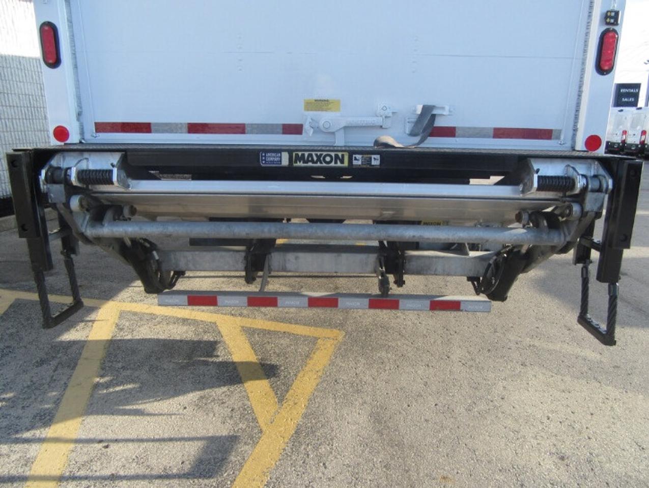 2022 Ford F-750 DIESEL 26 FT ALUMINUM BOX & LARGE POWER LIFTGATE Photo
