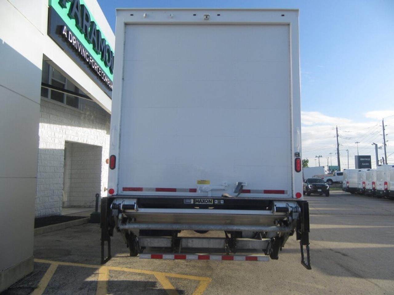 2022 Ford F-750 DIESEL 26 FT ALUMINUM BOX & LARGE POWER LIFTGATE Photo4