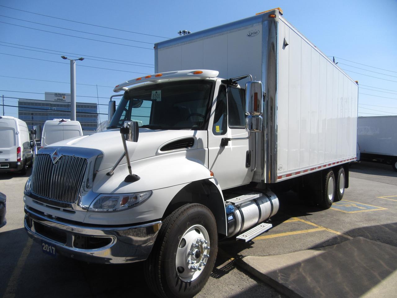 2017 International 4400 TANDEM AXLE 24FT INSULATED DRILL/MUD TRUCK PACKAGE Photo