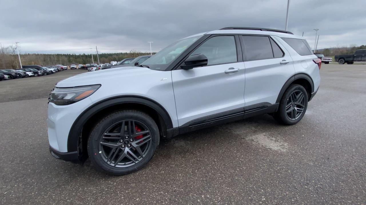 2026 Ford Explorer ST-Line Photo