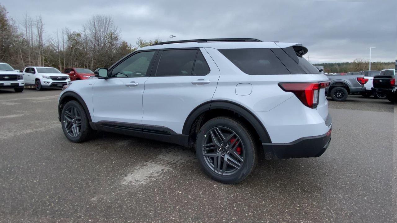 2026 Ford Explorer ST-Line Photo