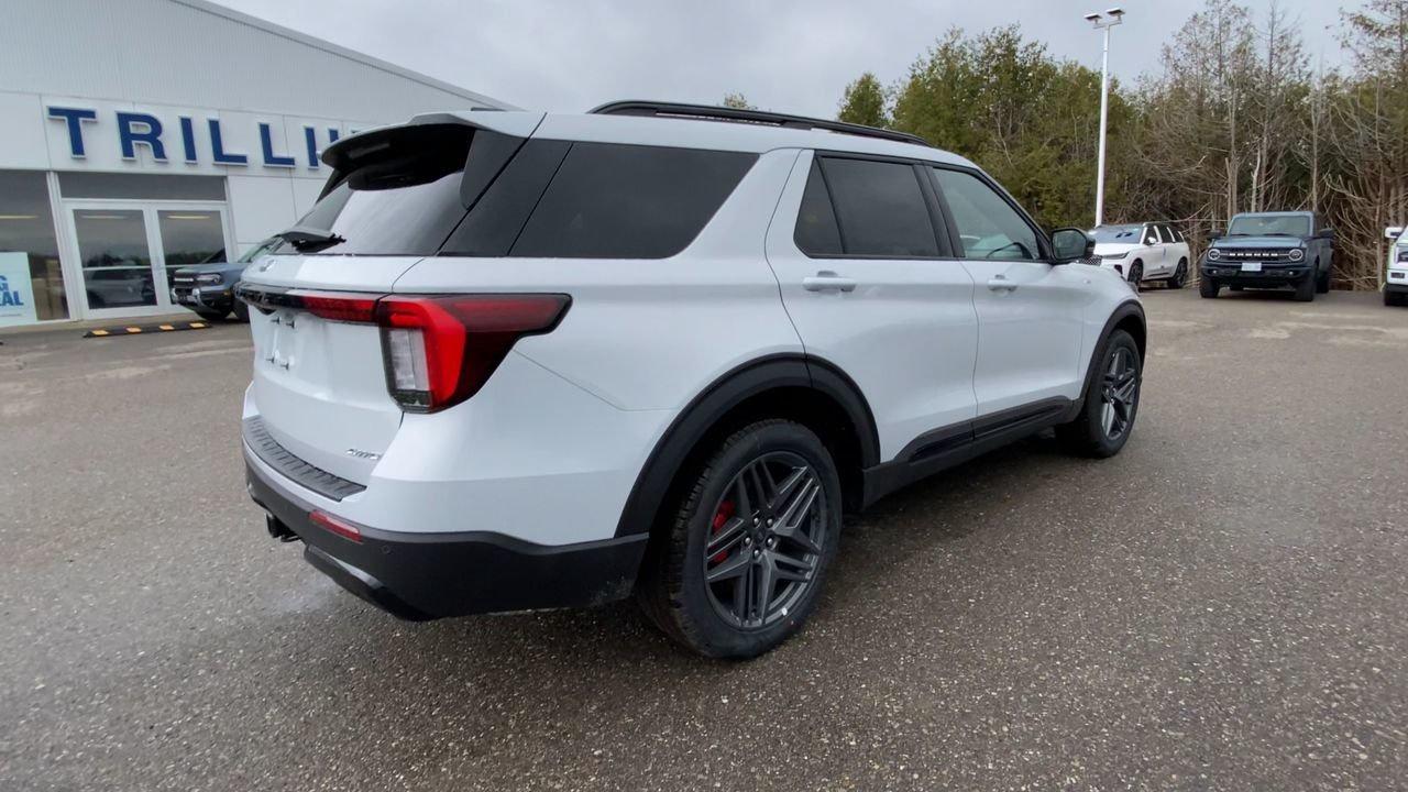 2026 Ford Explorer ST-Line Photo